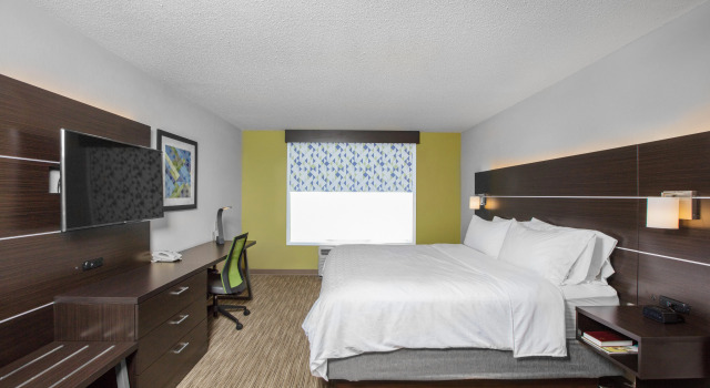 Holiday Inn Express Hotel & Suites Altoona-Des Moines, an IHG Hotel, Prenota Hotel Hotel a Iowa con piscina, Piscina