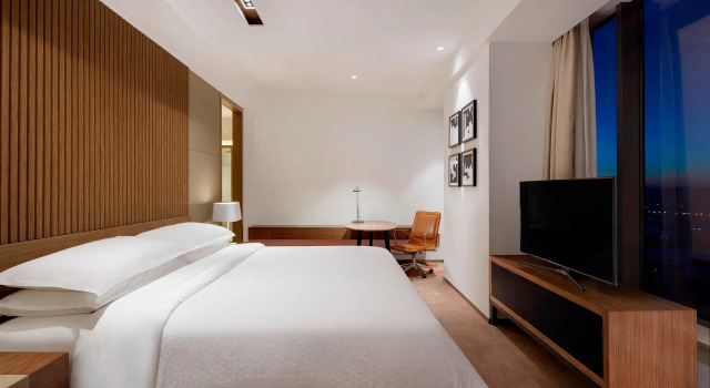 Двухместный люкс c 1 комнатой Four Points by Sheraton Changchun Hi-Tech Zone