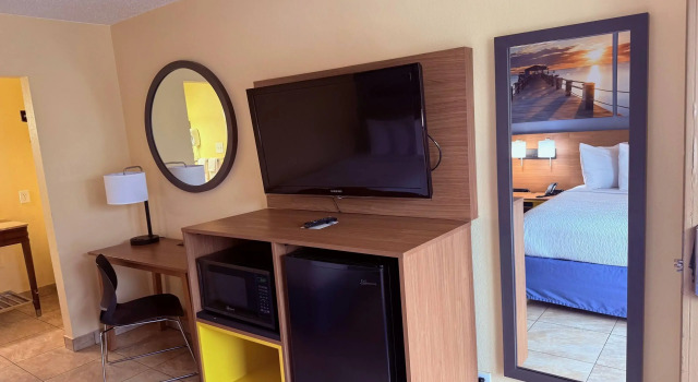 Days Inn by Wyndham St. Petersburg / Tampa Bay Area, Забронировать Отель Сент-Питерсберг Pinellas County, рядом с Coffee Pot Bayou &amp; the Old Northeast