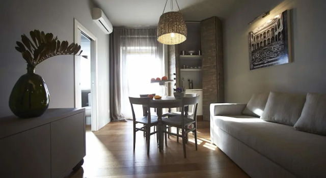 Люкс Superior c 1 комнатой с балконом и с видом на город Ferrini Home - Piazza Trento
