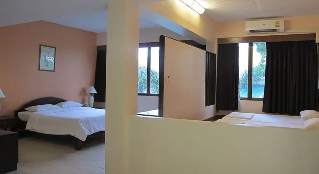 Семейный номер Superior с балконом Mae Pim Resort Hotel