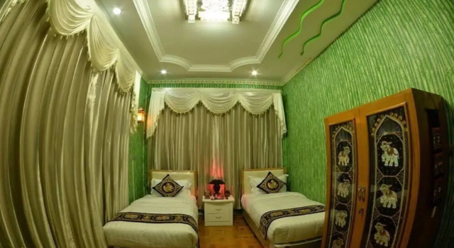 Двухместный номер Standard с видом на озеро Mandalay Kandawgyi Inn