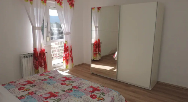 Holiday Home Voloder, Buchen Sie Hotel Hotels in Gespanschaft Split-Dalmatien mit Pool, Schwimmbad