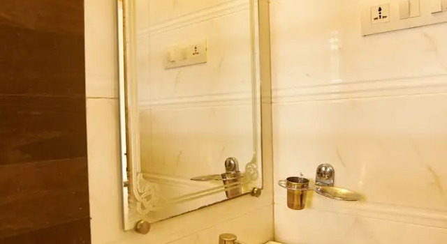 Трёхместный номер Executive Hotel Ganpati Palace Shirdi Newly Renovated