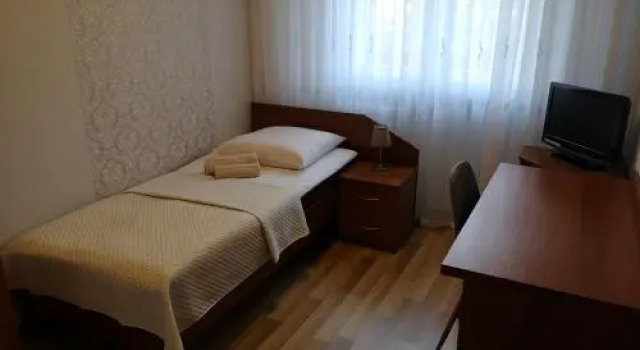 Pokoje Goscinne Oesha, Varaa Hotelli Bielany Varsova
