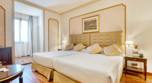 Трёхместный номер Classic Hotel Roger de Llúria