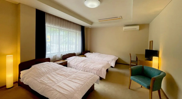 Tsurunoyu Onsen, Boek Hotel Minabe Wakayama