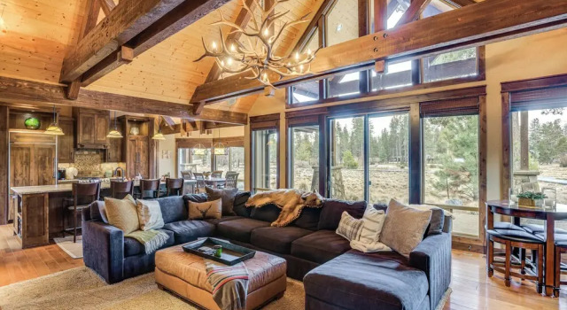 Hot Tub & Dock: Deschutes River All-season Retreat, Rezerwuj Hotel Hotele w Sunriver z parkingiem, Parking
