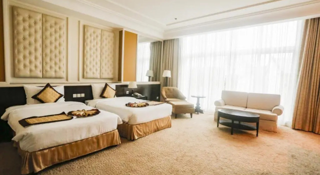 Трёхместный номер Deluxe с видом на город La Sapinette Hotel Dalat