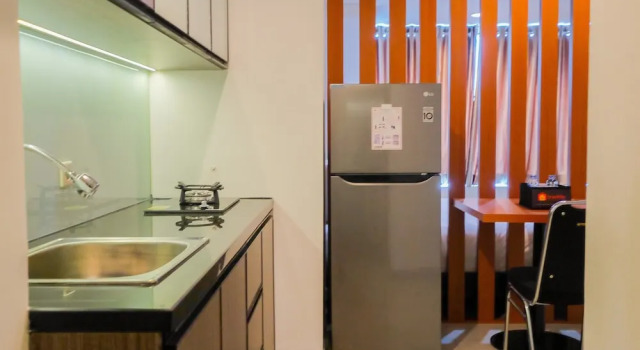Standard Zimmer Elegant 1BR at Grand Kamala Lagoon Apartment By Travelio