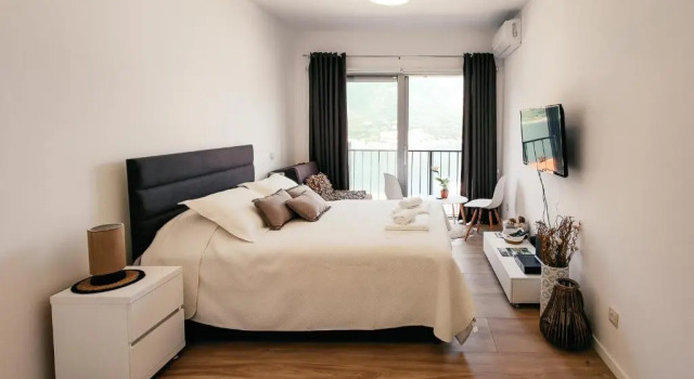 Brand new studio with panorama view, Book Hotel Hoteller i Kotor Riviera med parkering, Parkering