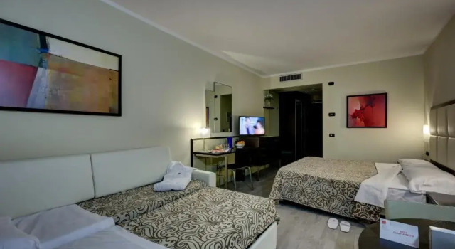 Четырёхместный номер Economy Parc Hotel