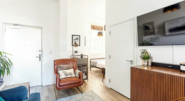 Contemporary Victorian Studio