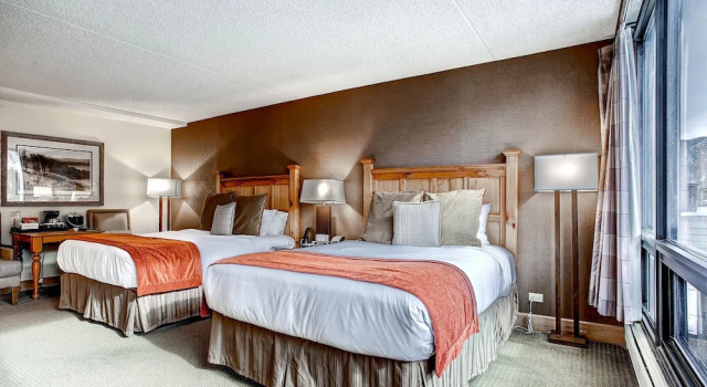 Четырёхместный номер Standard с балконом Keystone Lodge & Spa, A Vail Resorts Property