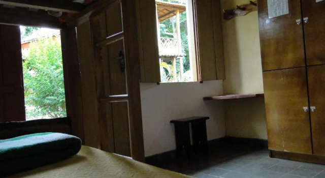 Кровать в общем номере (мужской номер) Pousada e Hostel Pé no Mato