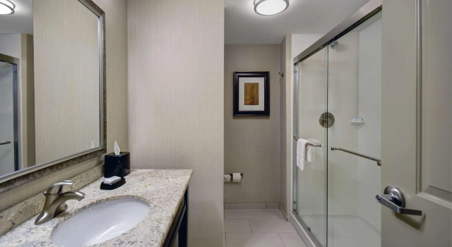 Четырёхместная студия Hampton Inn and Suites Robbinsville