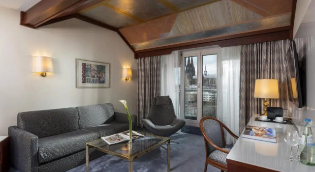 Полулюкс Maritim Hotel Köln