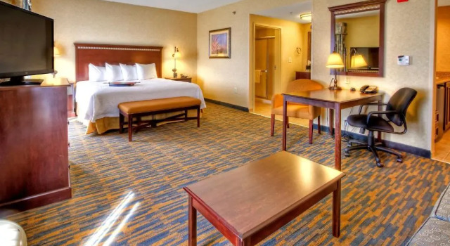 Люкс Hampton Inn Roanoke Rapids