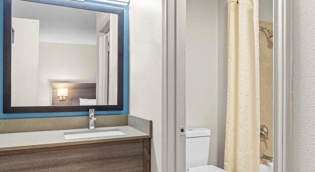Люкс Sonesta Simply Suites Stafford