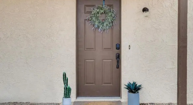A WAVE FROM IT ALL - Pet & Family Friendly Home with Beautiful Views!