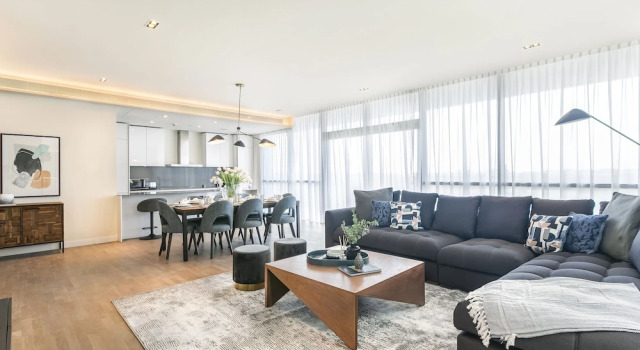 Driven Holiday Homes - City Walk 11B