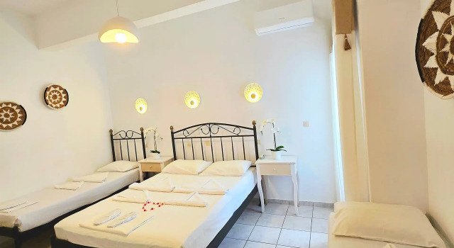 Четырёхместный номер Standard Aphrodite Boutique Hotel