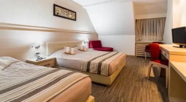 Family Hotel Angella, Забронировать Отель Отели Копаоник 4 звезды, рядом с Malo jezero ski lift, 4*