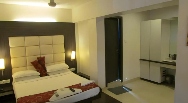 Capital O 74167 Hotel Mourya Residency