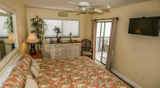 Carlos Pointe 124 condo