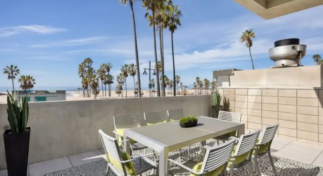 Коттедж The Santa Monica Sunset - Beachfront Luxury
