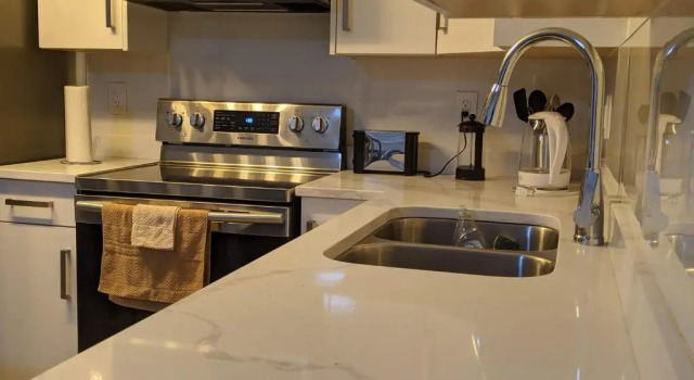 Люкс Standard Modern & Luxurious Suites in Surrey