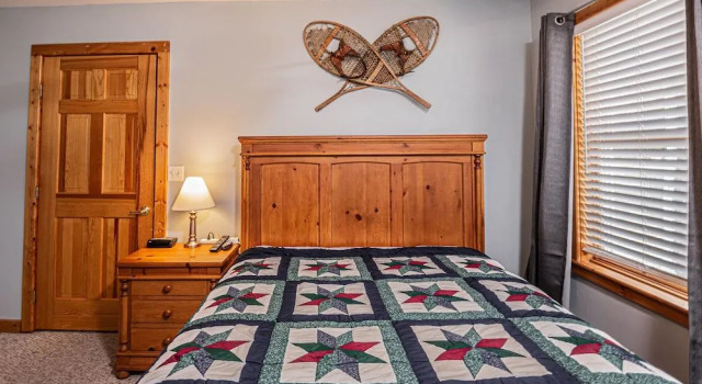 Sunkissed Lodge, Забронировать Дом для отпуска Коттеджи Мак-Генри, рядом с Funland, Коттедж
