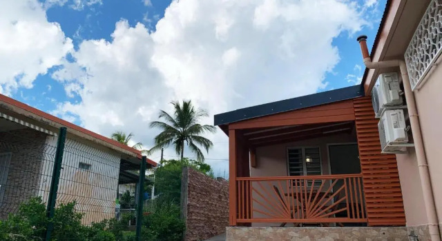 Le ZANDOLI (Appartement avec vue), Rezerwuj Hotel Hotele w Basse-Terre z parkingiem, Parking