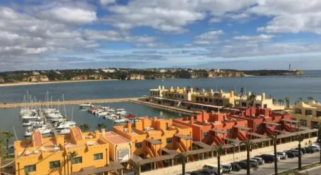 Apartamentos Castelos da Rocha, Забронировать Апартаменты/квартира Апартаменты Портиман, рядом с Парк Молодежи, Апартаменты/квартира