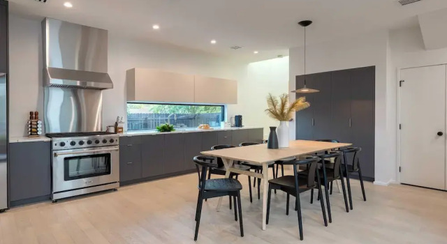 Коттедж Modern East Austin Home w/ Pool, Near Downtown & Lady Bird Lake Casa 1803 by Avantstay