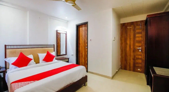 Metro By OYO Rooms