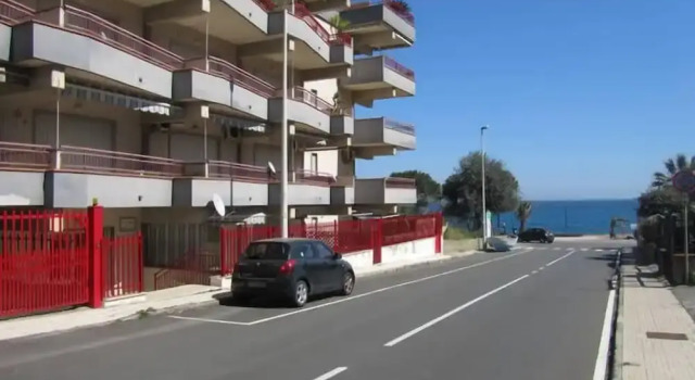 Come In Sicily - Beachfront Sant'Alessio, Réserver Appartement Hôtels à Sicile avec parking, Parking