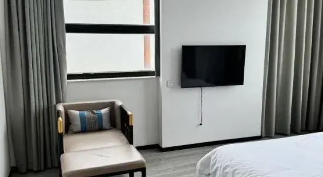 Люкс Premier с видом на море Peninsula Holiday Inn (Bayside) Hotel