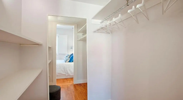 BmyGuest - Lisbon Inner Bairro Alto, Забронировать Отель Мизерикорди Лиссабон, рядом с Памятник Жозе-Томасу ди Соуза-Мартенсу
