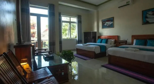 Семейный номер Standard с балконом Song Toan Hotel