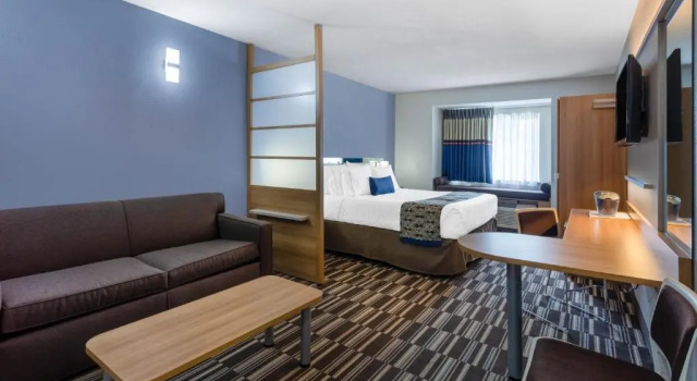 Номер Microtel Inn & Suites by Wyndham Burlington
