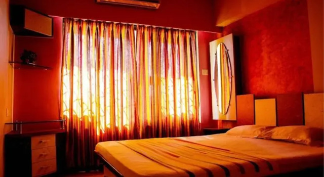 When In Mumbai, Varaa Hotelli Hotellit New Delhi uima-altaalla, Uima-allas
