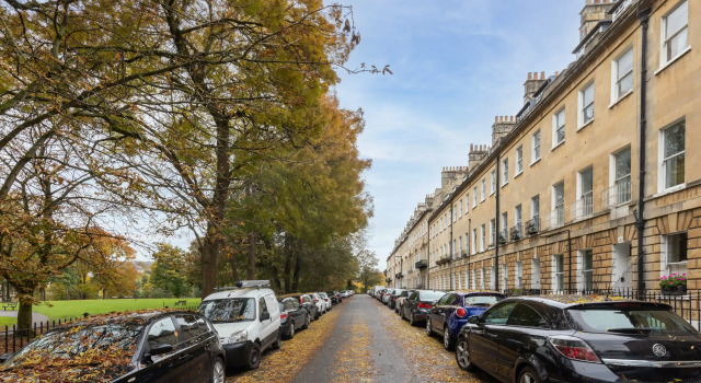Spacious, Light-filled Period Apartment - Central Bath, Varaa Huoneisto Asunnot kohteessa Merseyside, Huoneisto