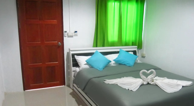 Lipe Corner Guesthouse