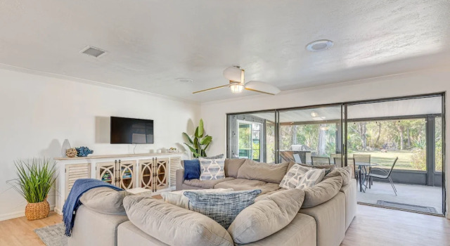 Riverfront Home w/ Boat Dock & Kayaks!, Réserver Maison de vacances Crystal River 