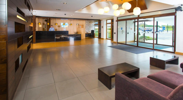 Holiday Inn Express London - Epsom Downs by IHG, Забронировать Отель Отели Западного Суссекса с завтраком, Завтраки