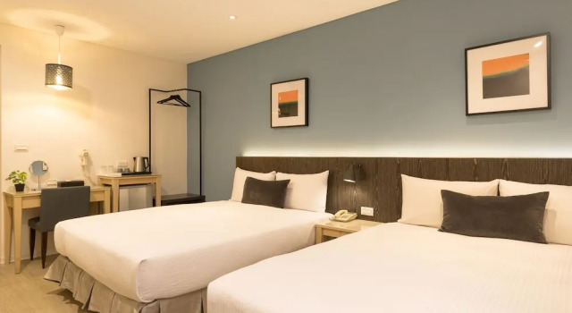 Четырёхместный номер Comfort Just Enjoy Business Hotel