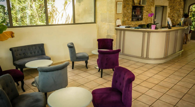 Château Du Val De Cèze, Rezervovat Hotel Hotely v Bagnols-sur-Ceze s parkováním, Parkování