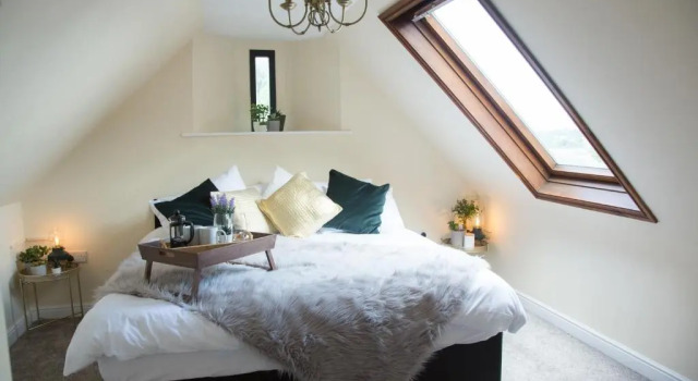 Central Penthouse in Converted Church - Free parking - Free WiFi