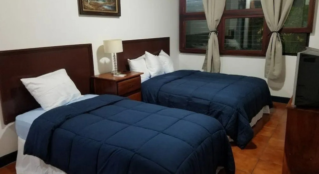 Hotel El Portal 1610, Rezervovat Hotel Hotely v Leon Region s parkováním, Parkování